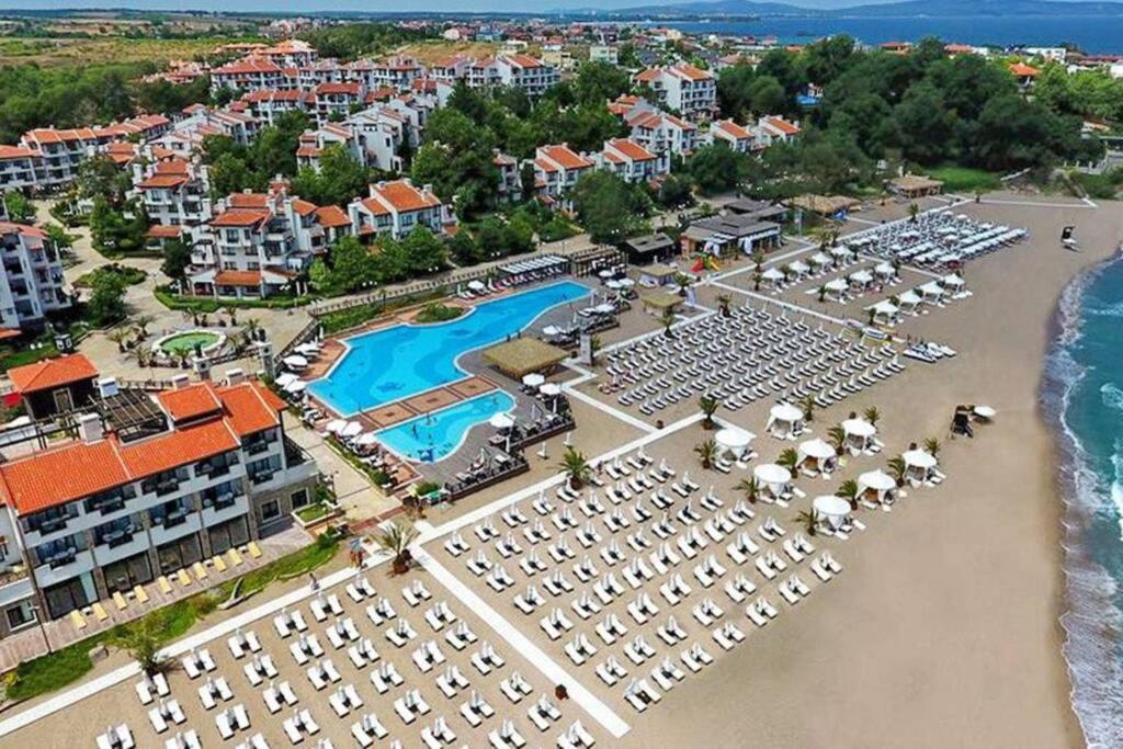 Apartment In The Picturesque Oasis Resort & Spa Łozenec Zewnętrze zdjęcie