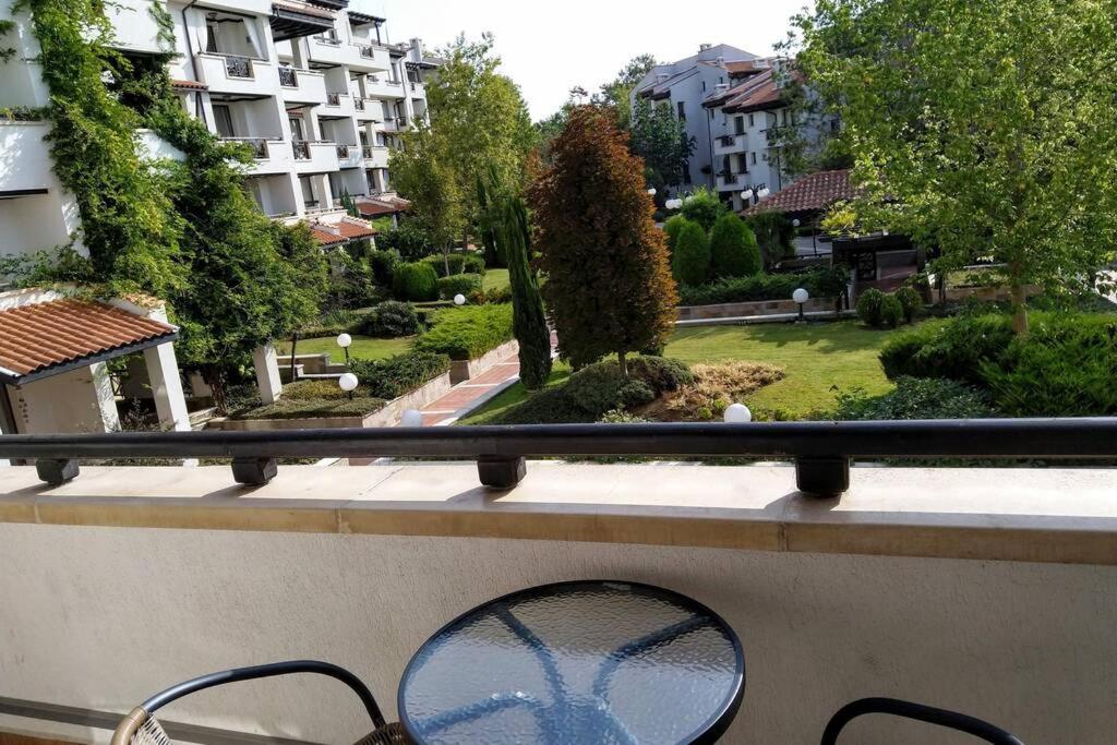 Apartment In The Picturesque Oasis Resort & Spa Łozenec Zewnętrze zdjęcie